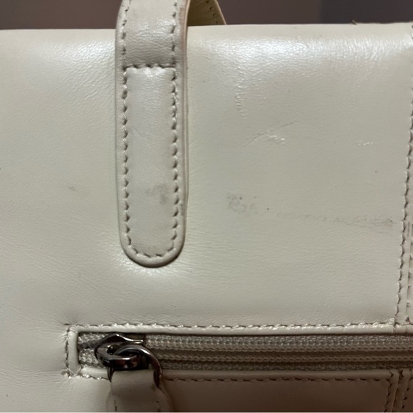 Dillards vintage Leather Ivory Purse
Perforated Diamond Pattern - Picture 6 of 13